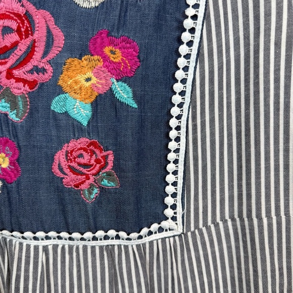 Andree by Unit Railroad Stripe Short Sleeve Tunic with Embroidered Florals Large - Picture 7 of 14